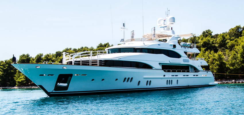 Chartering a Luxury Yacht